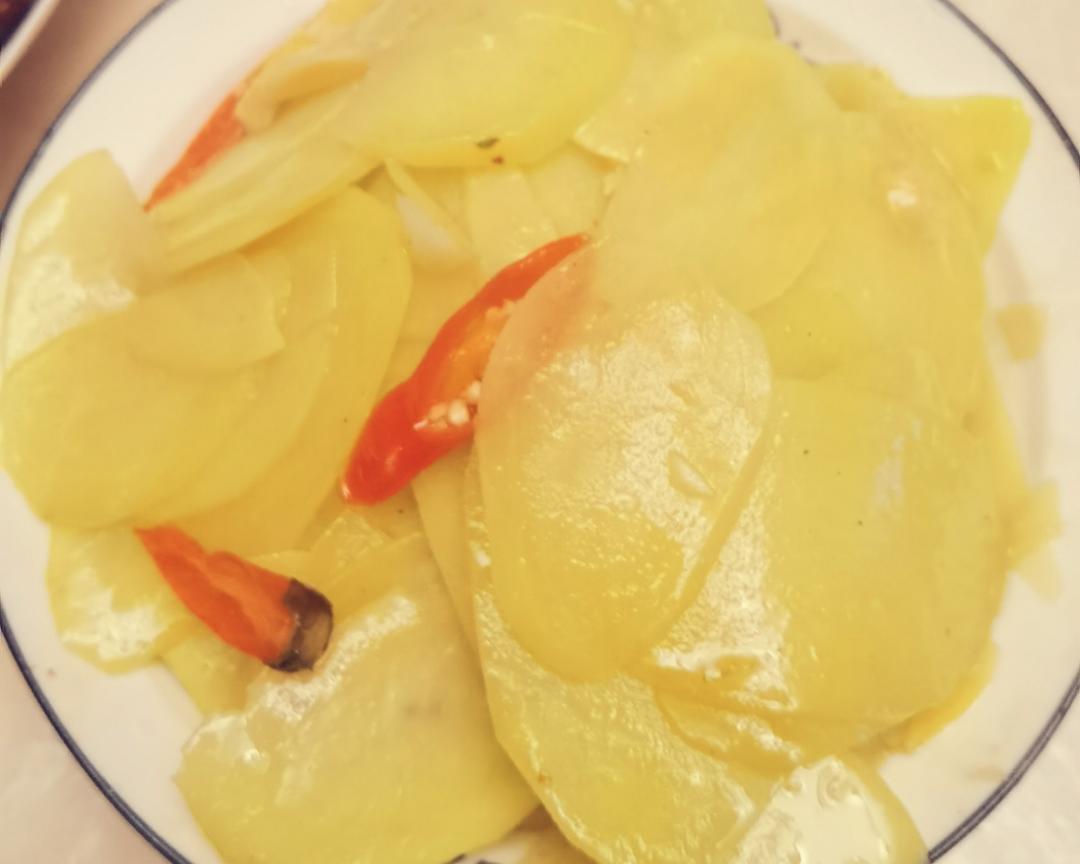 【泡椒土豆片的做法步骤图,泡椒土豆片怎么做好吃】小盘子妹妹_下厨房
