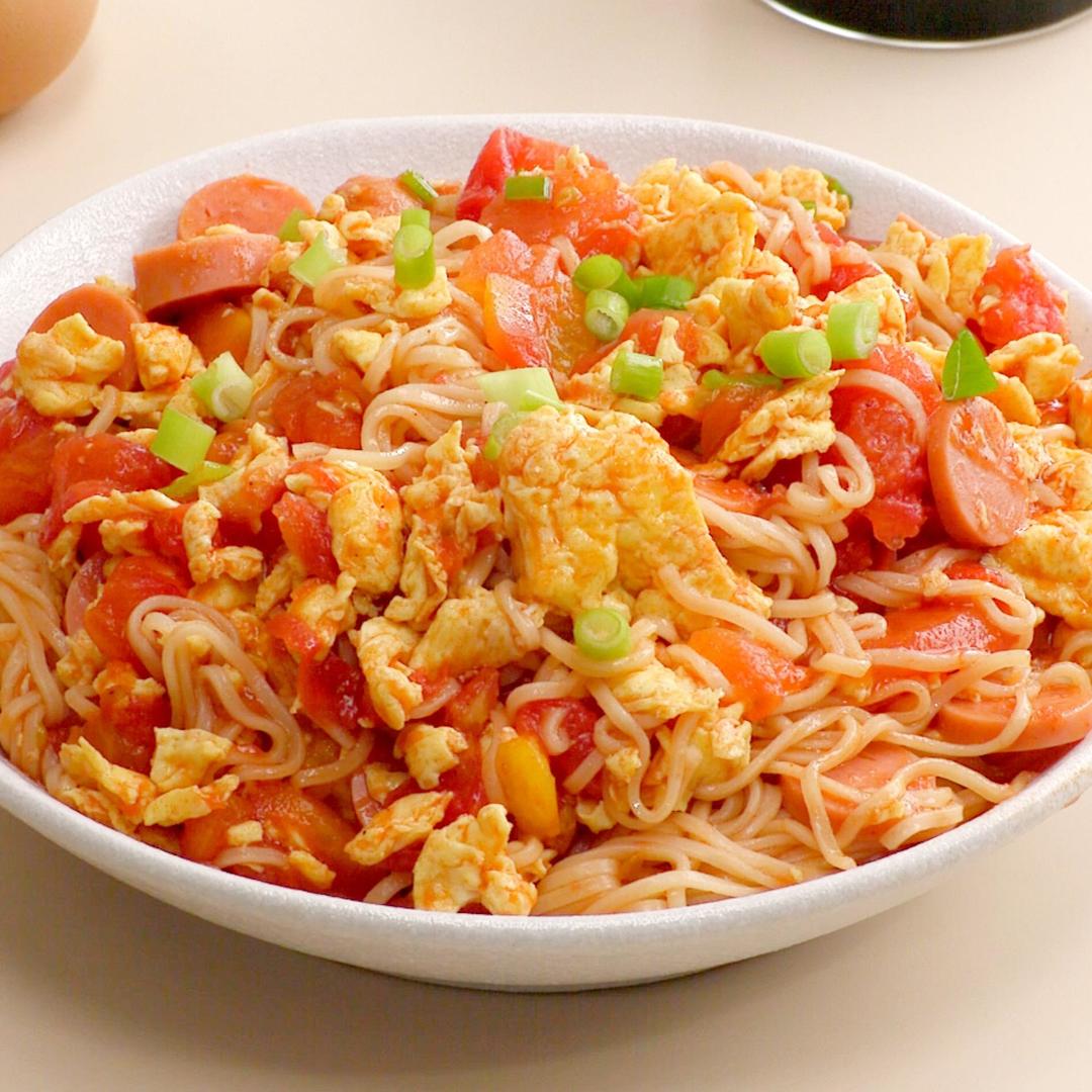 番茄鸡蛋拌面的做法