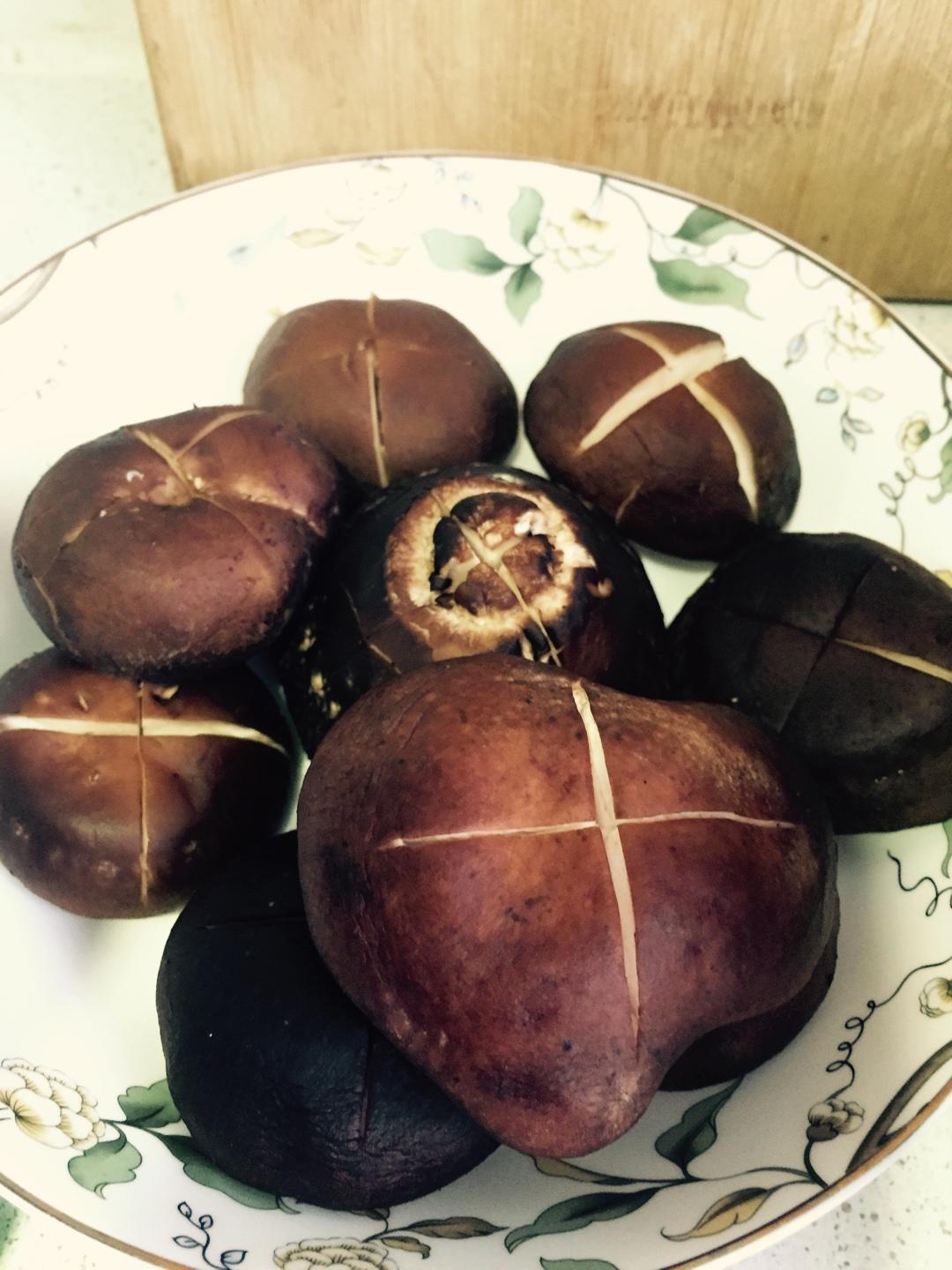 香菇牛腩烩土豆的做法 步骤5
