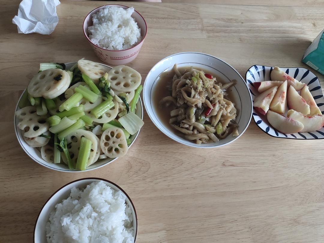全家都爱吃的清炒藕片😋