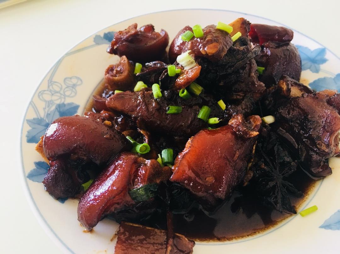 美味的家常菜：红烧猪蹄
