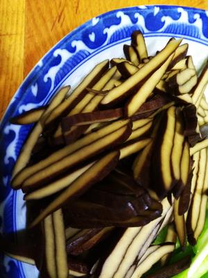 韭菜苔肉丝炒茶干的做法 步骤3
