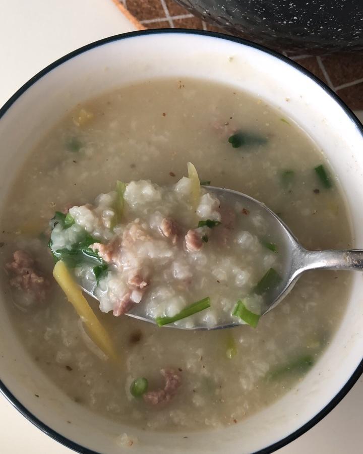 十五分钟快手之香滑皮蛋瘦肉粥(附五分钟电饭煲电压力锅更快捷方法)