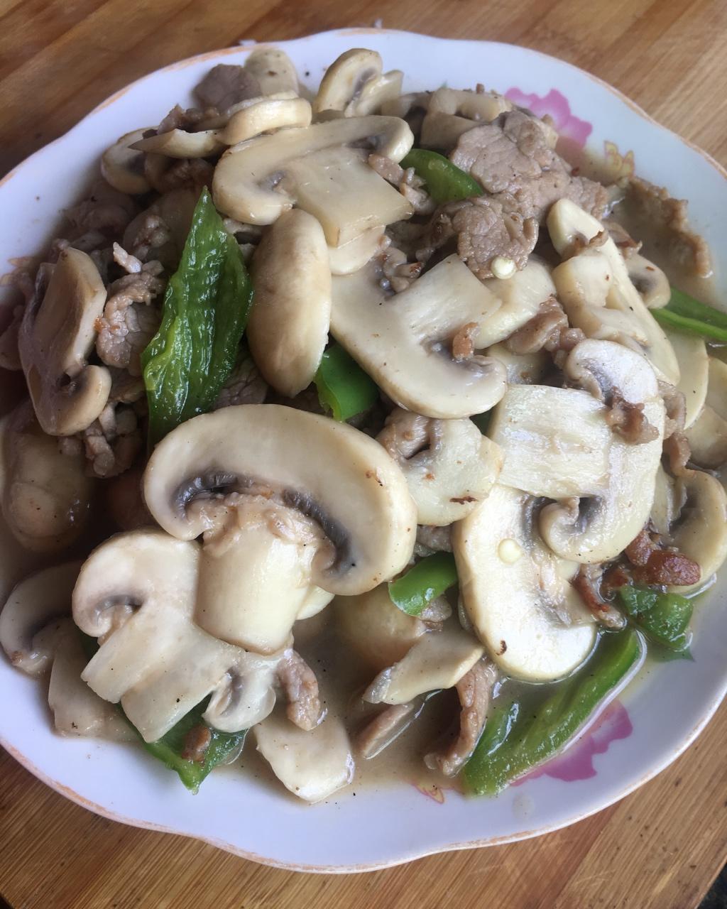 蘑菇炒肉片