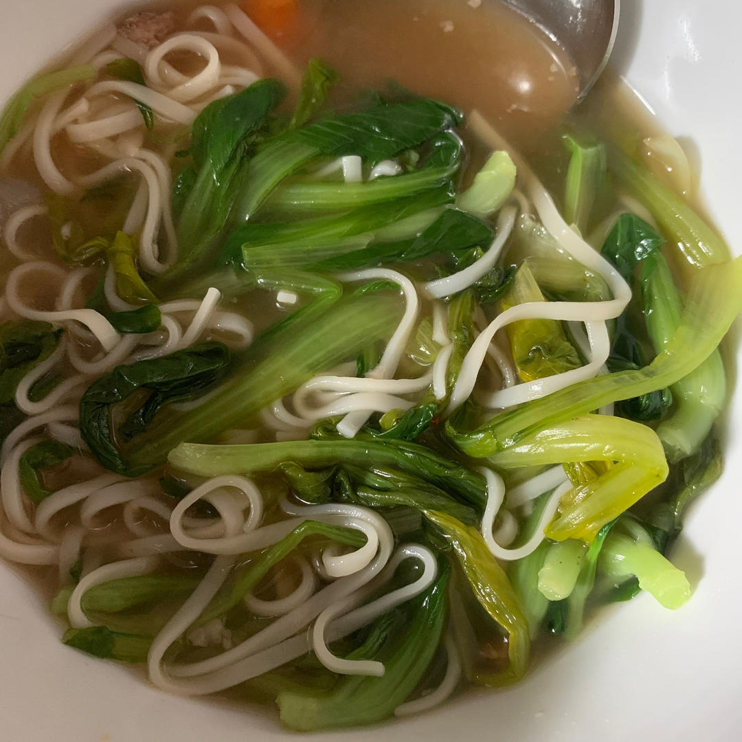 10分钟搞定青菜肉丝面