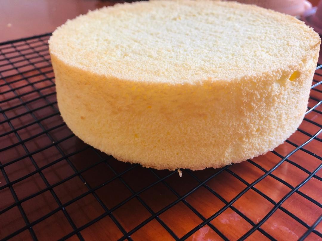 超简单完美戚风蛋糕（6寸2蛋）附打发、翻拌、脱模视频