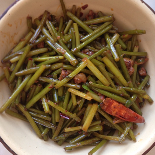 蒜苔炒肉