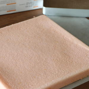 颜色粉嫩的覆盆子奶油内陷蛋糕卷的做法 步骤7