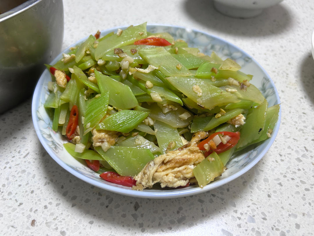 莴笋炒蛋