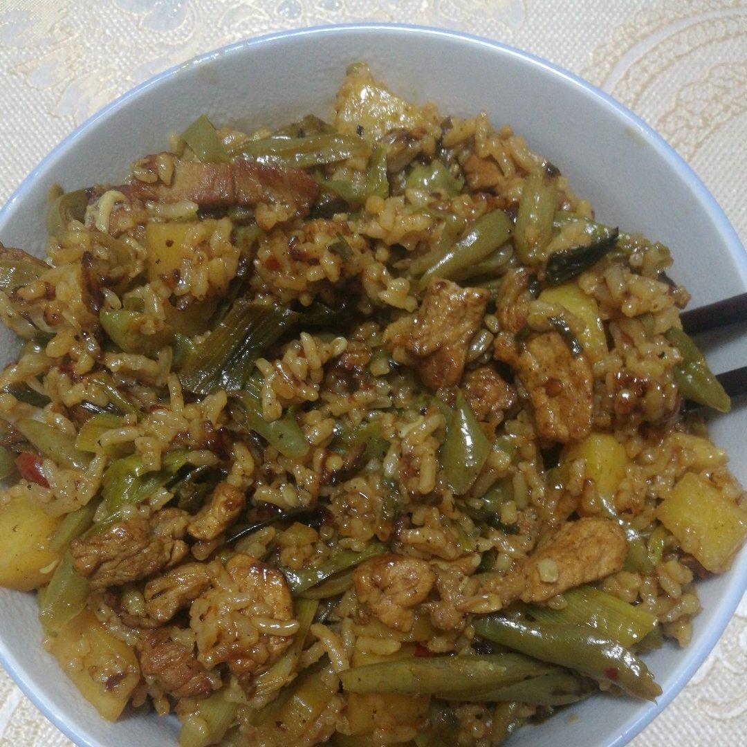 土豆焖饭（电饭锅版）