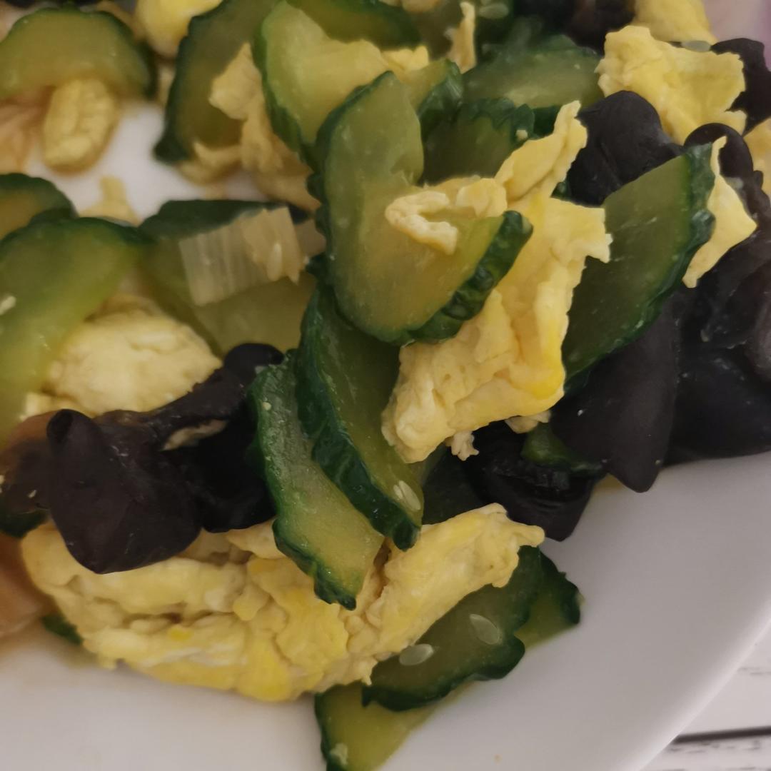 清脆可口的「黄瓜炒鸡蛋」