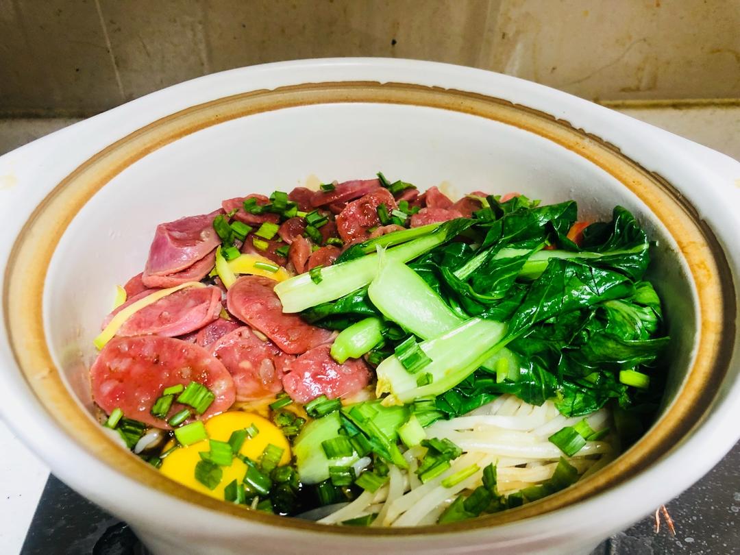 正宗广式腊味煲仔饭