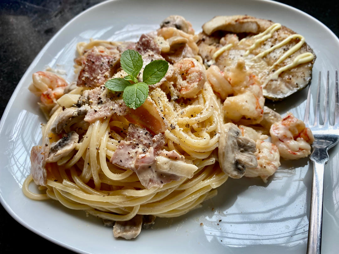 白酱蘑菇培根意大利面