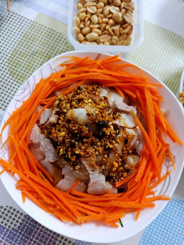 厨师长教你：“蒜泥白肉”的家常做法，看的口水直流