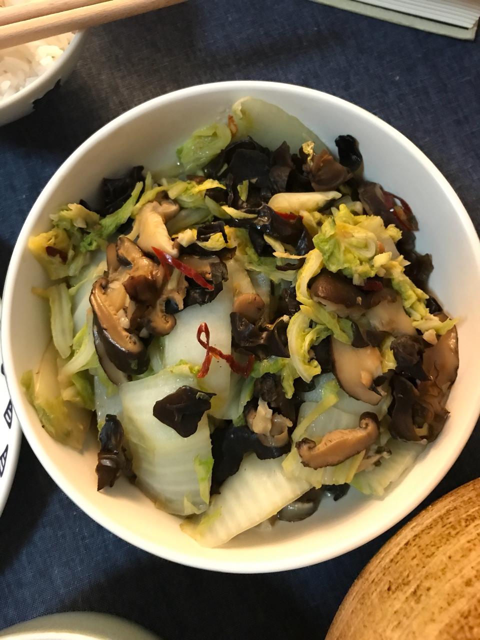 白菜炒木耳
