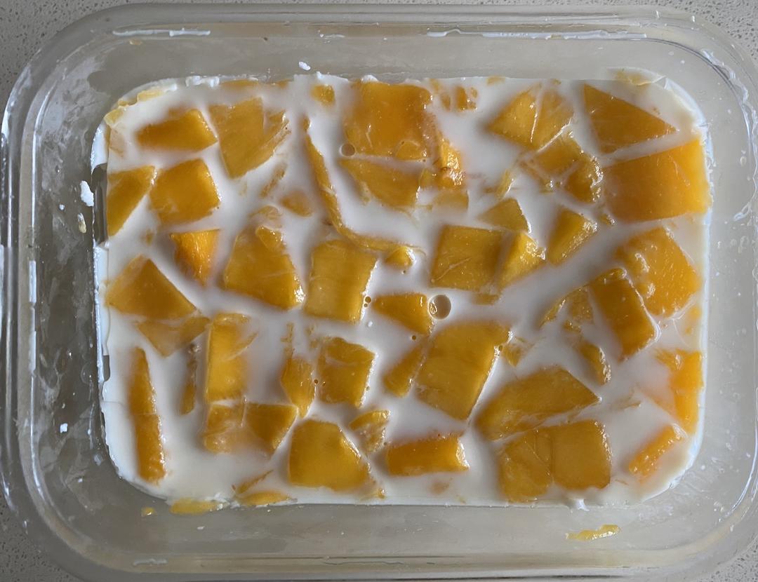 吉利丁片芒果牛奶布丁