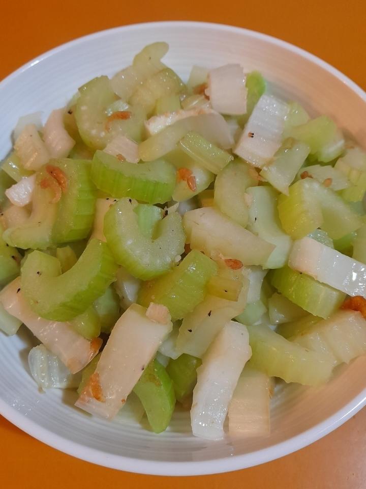 腰果炒西芹