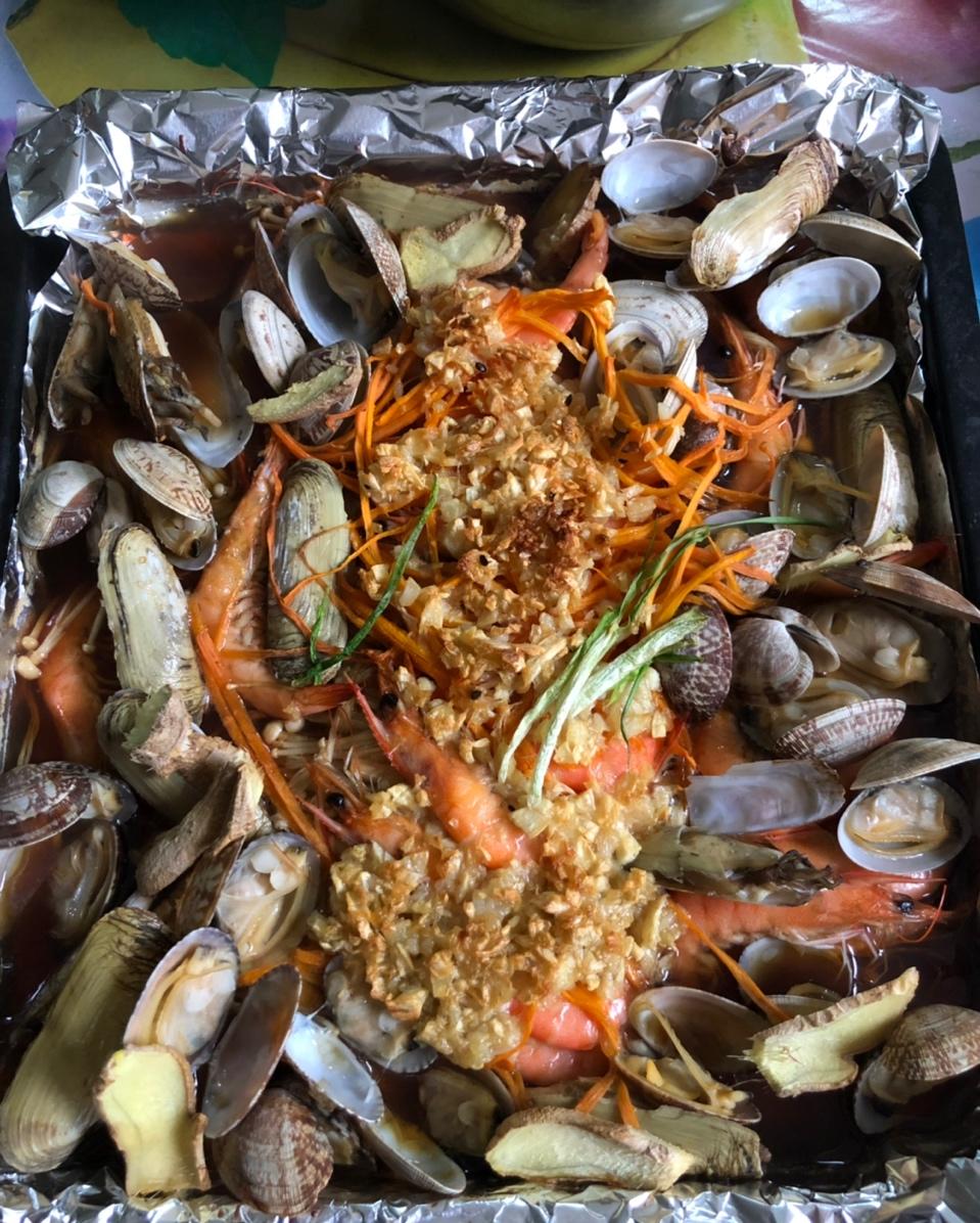 蒜蓉金针菇烤花蛤虾