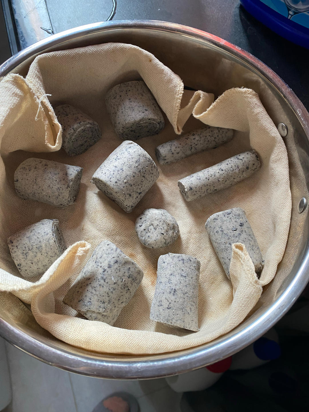 奶香黑芝麻刀切馒头