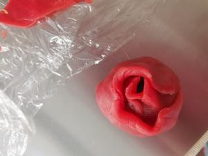 玫瑰花桃山月饼的做法 步骤9