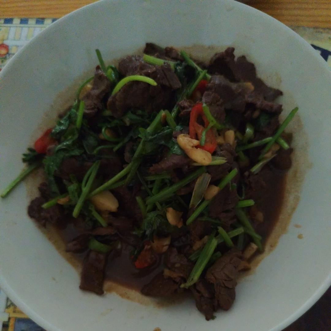 小炒黄牛肉