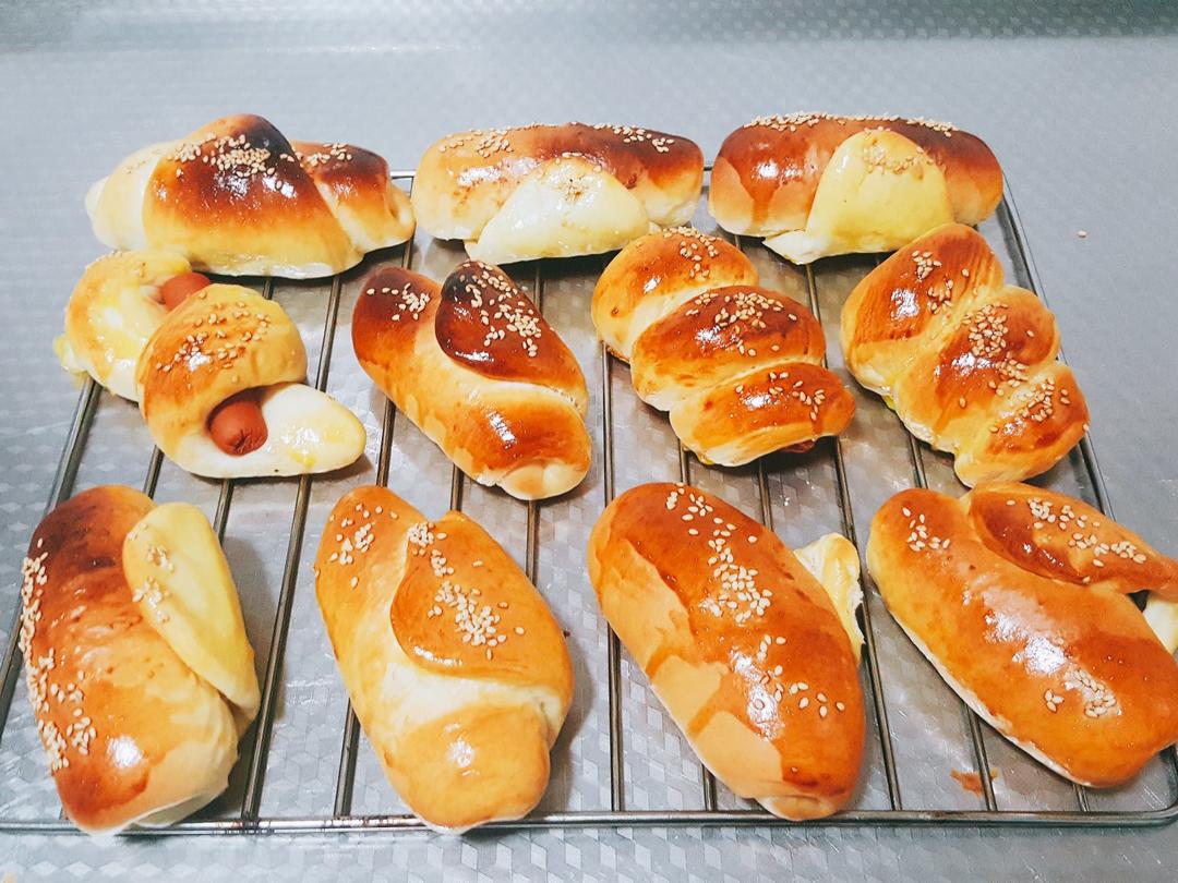 椰蓉葡萄干面包