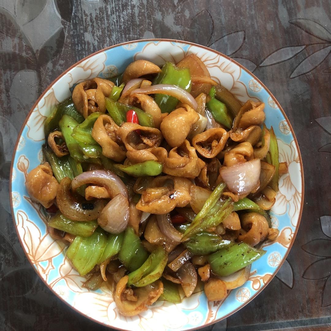 洋葱炒肥肠