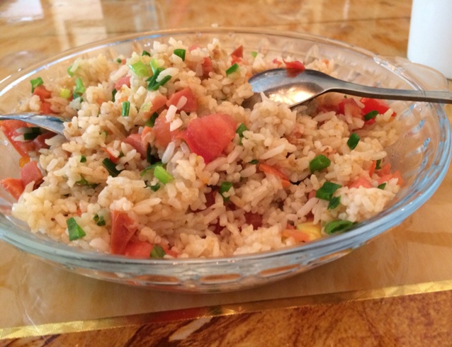 西红柿菜叶蛋炒饭