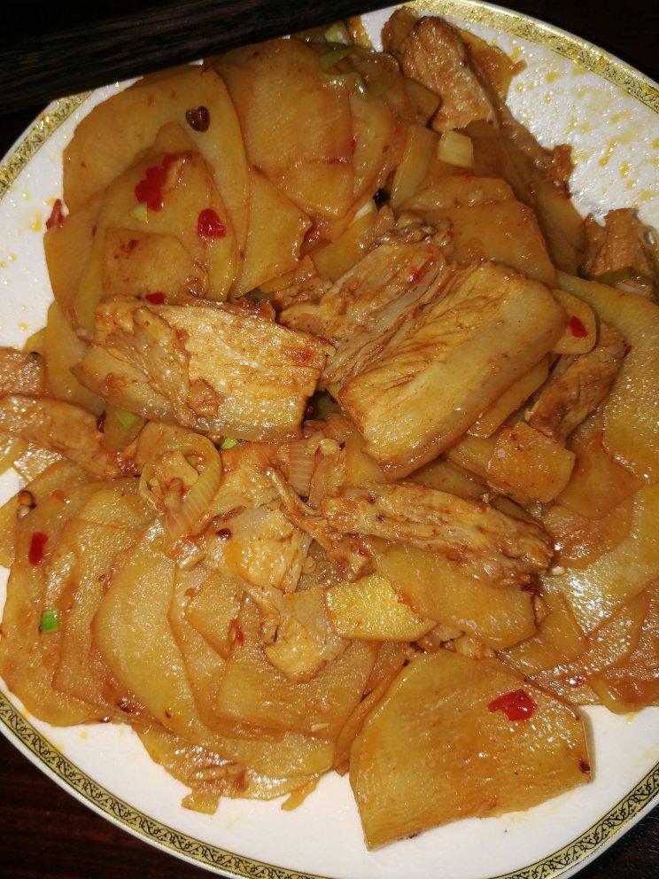 土豆回锅肉