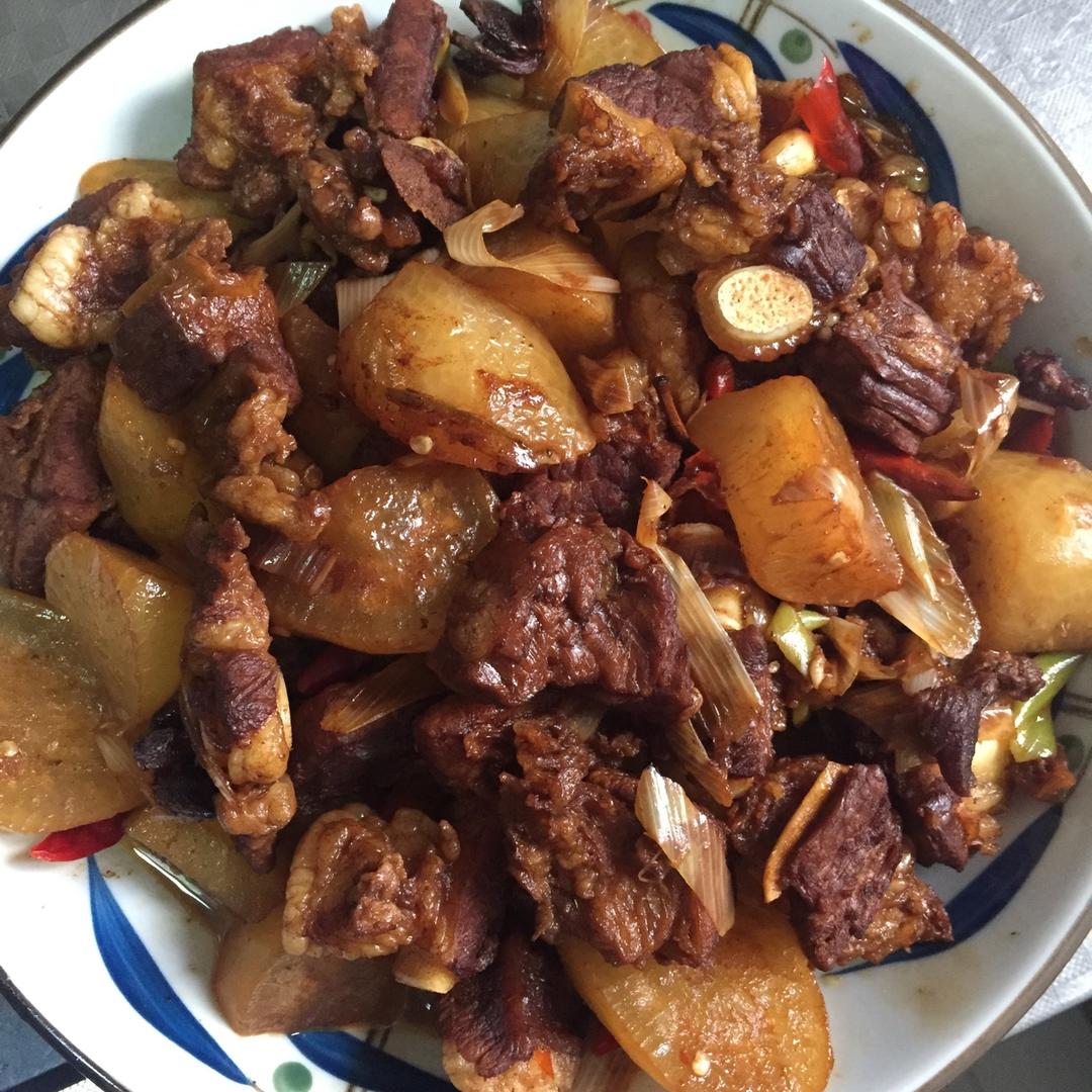 萝卜烧牛肉