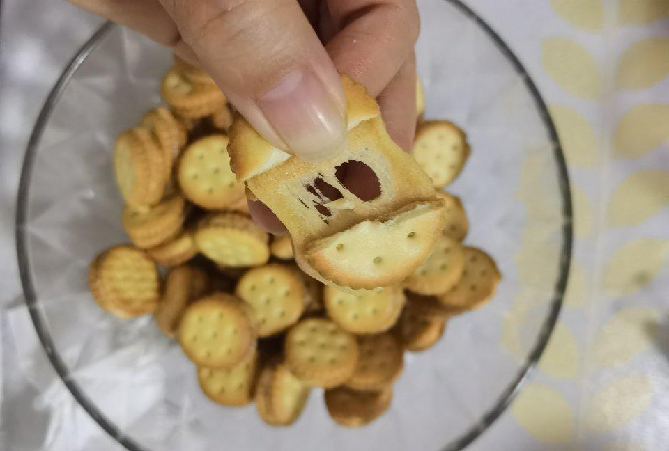 🔥超级拉丝的咸蛋黄纽扣饼干