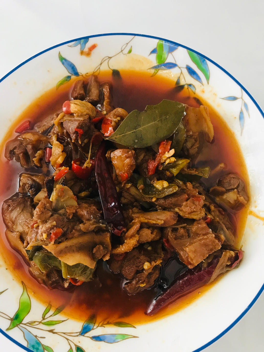 传统正宗的啤酒鸭配方和做法，鲜嫩香浓，只需炒千万不要焯水