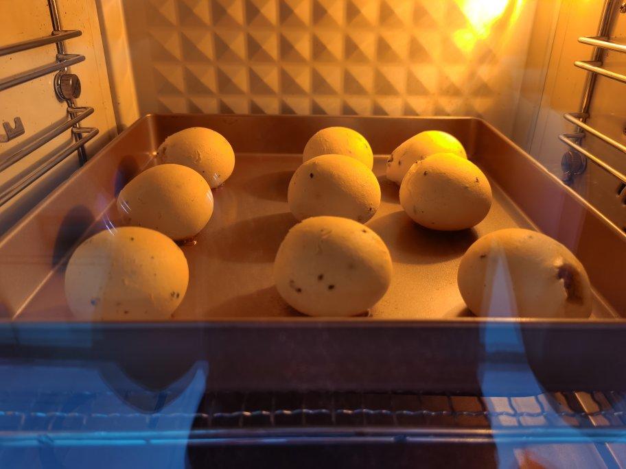 咸香可口❗️外酥里糯❗️咸蛋黄肉松麻薯包