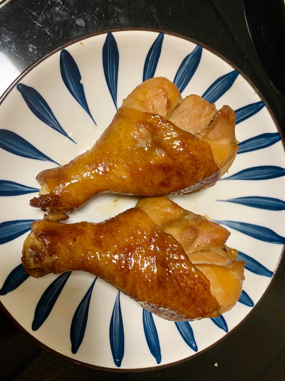 鲜嫩多汁～好吃到舔手指的蜜汁烤鸡腿