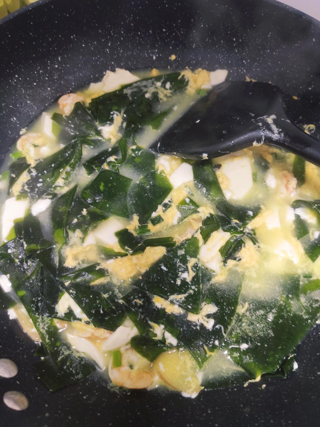 孩子增高汤 | 虾仁豆腐裙带菜汤