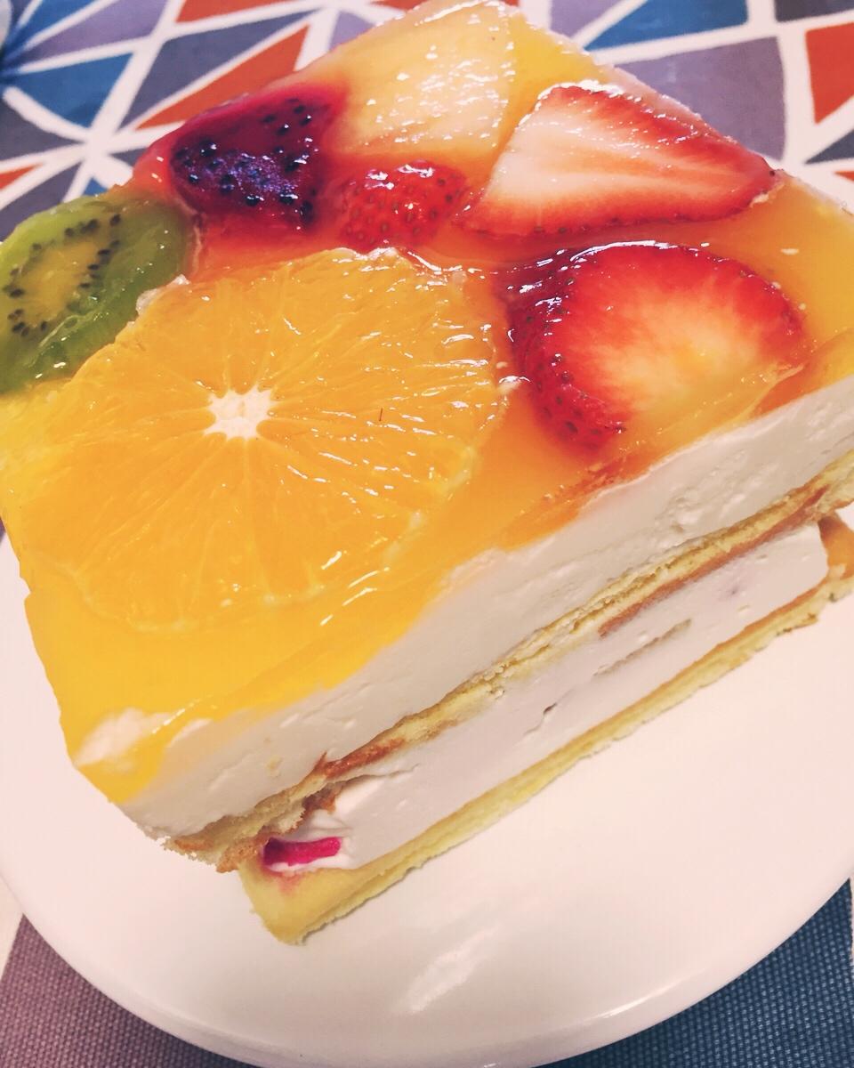 金贝贝2011做的水果果冻蛋糕