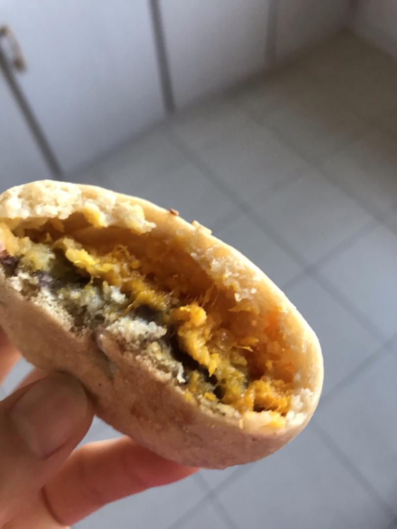 全麦芋泥紫薯肉松包