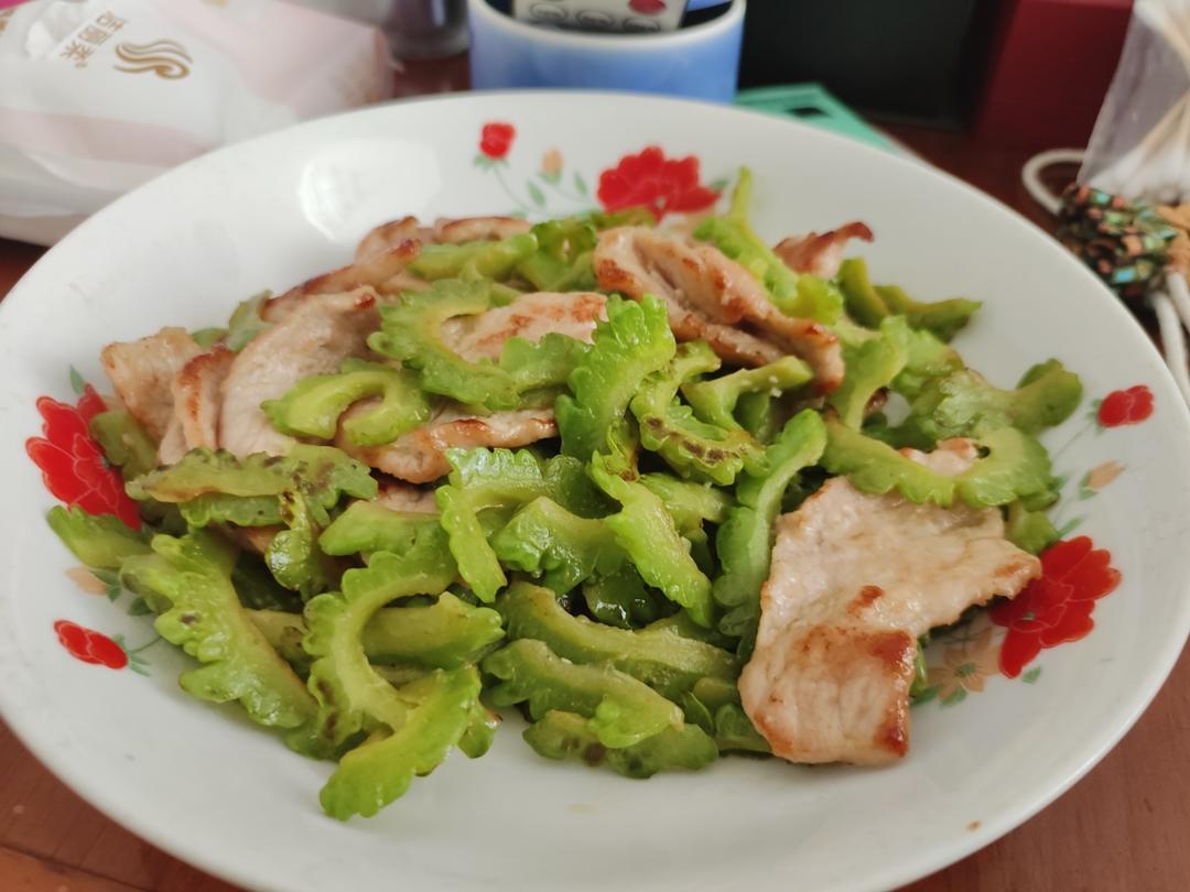 苦瓜炒肉片
