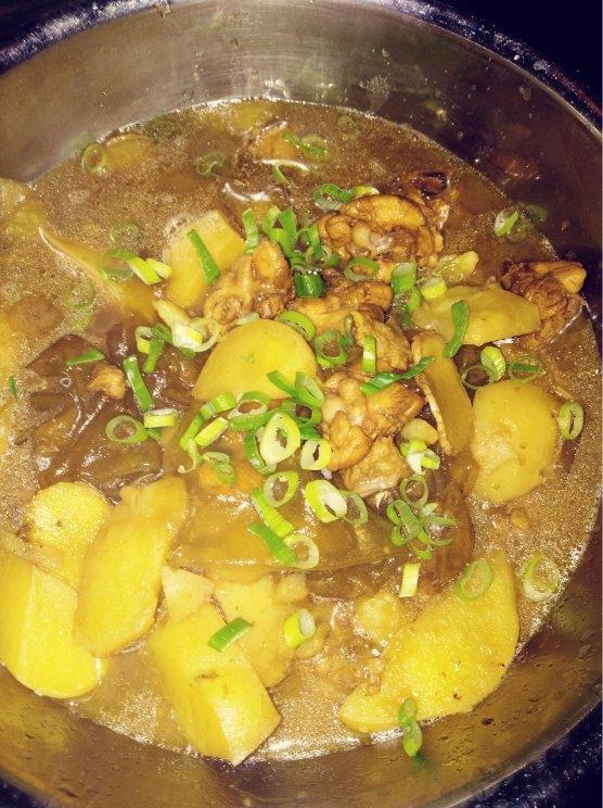 鸡腿烧土豆