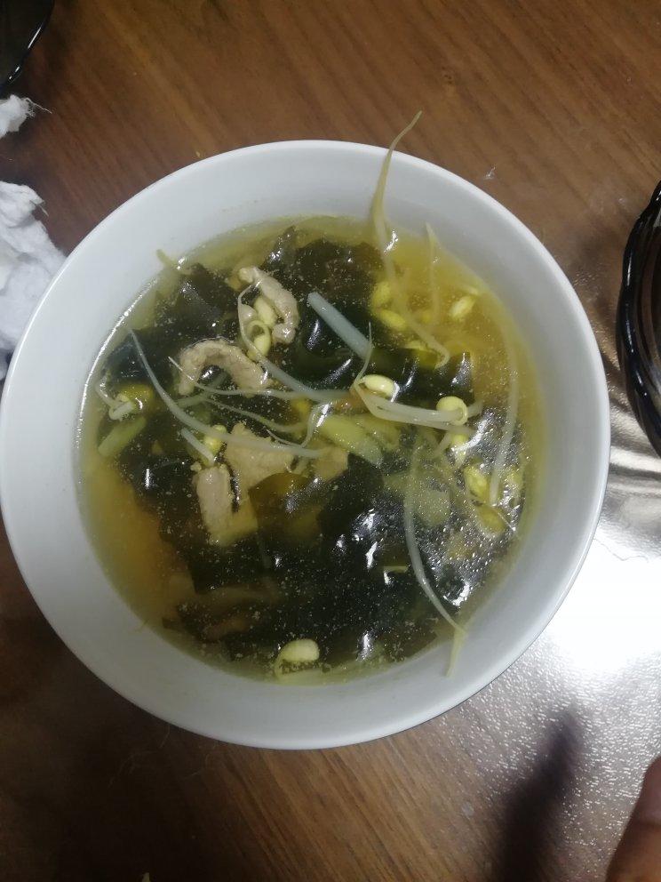 淏淏妈凯儿得乐母婴商城做的海带豆芽汤