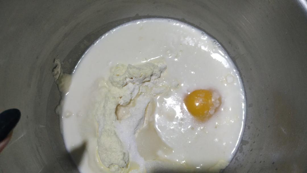 纯奶手撕吐司的做法 步骤1