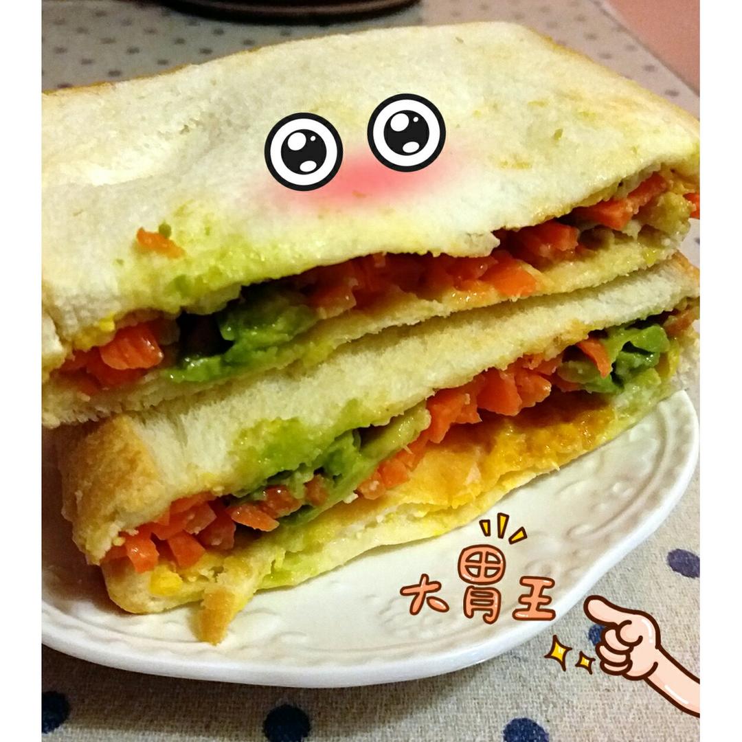 如何做超厚的沼三明治~详细tip！牛油果鸡蛋午餐肉三明治~