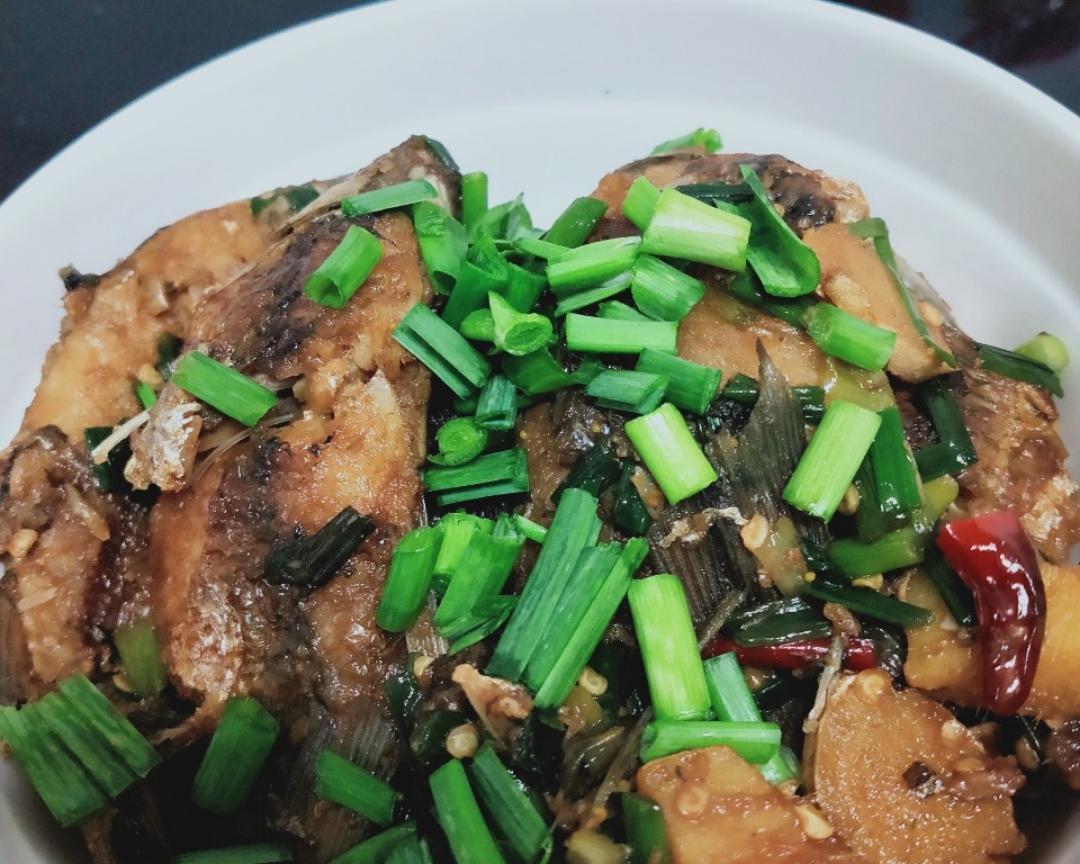 红烧小鲫鱼的做法