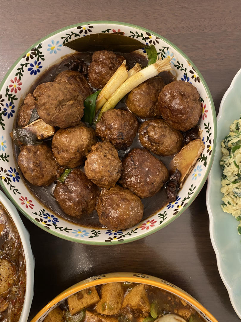 简单的红烧狮子头～拌饭太香了