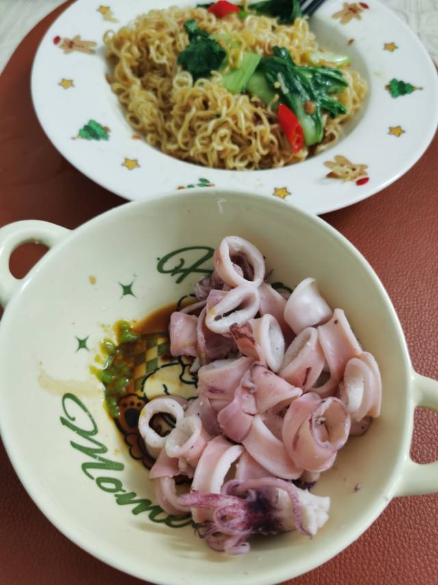 清淡的白灼鱿鱼