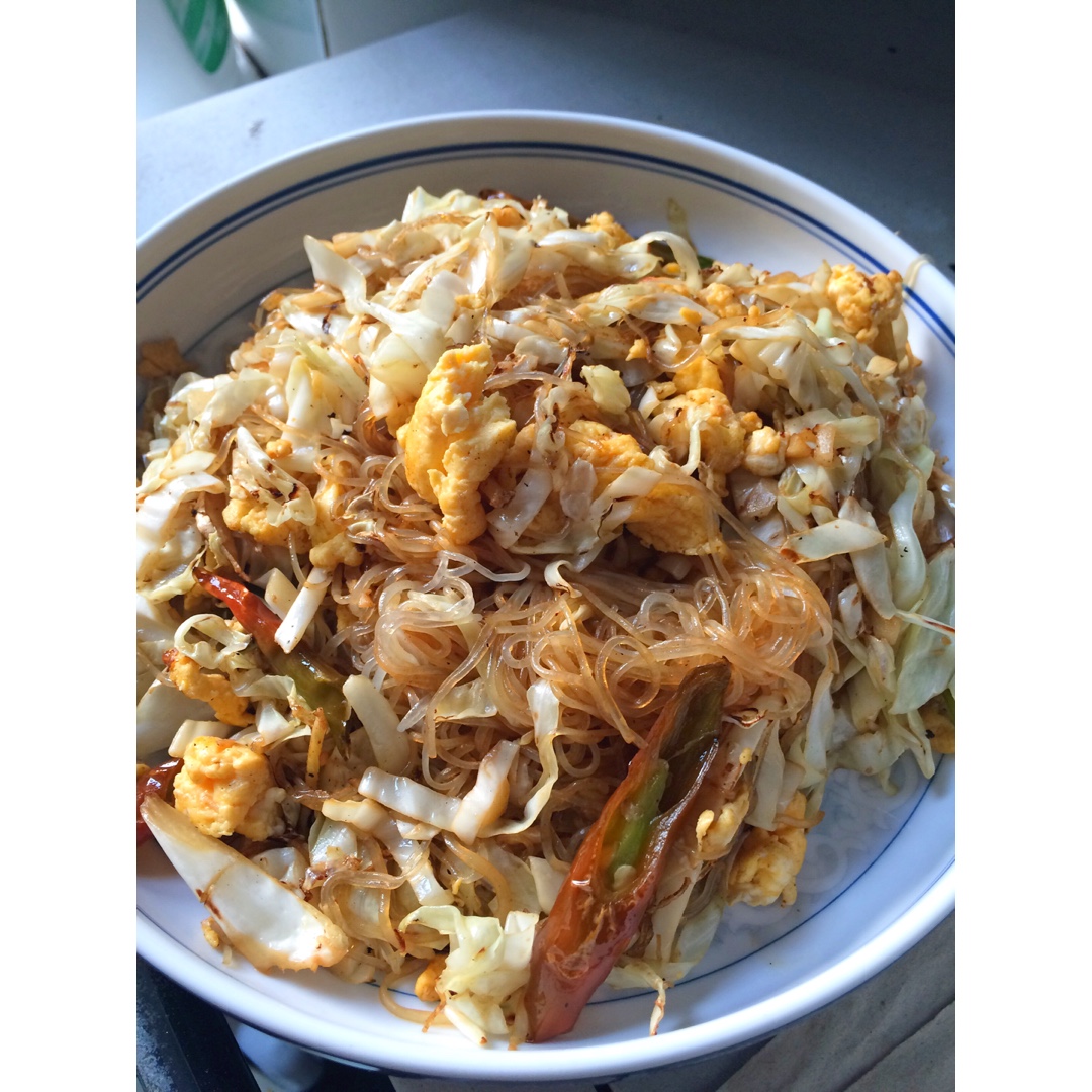 包菜粉丝炒鸡蛋
