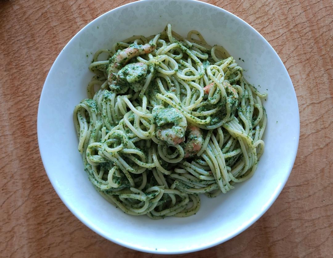 奶香菠菜虾仁意面