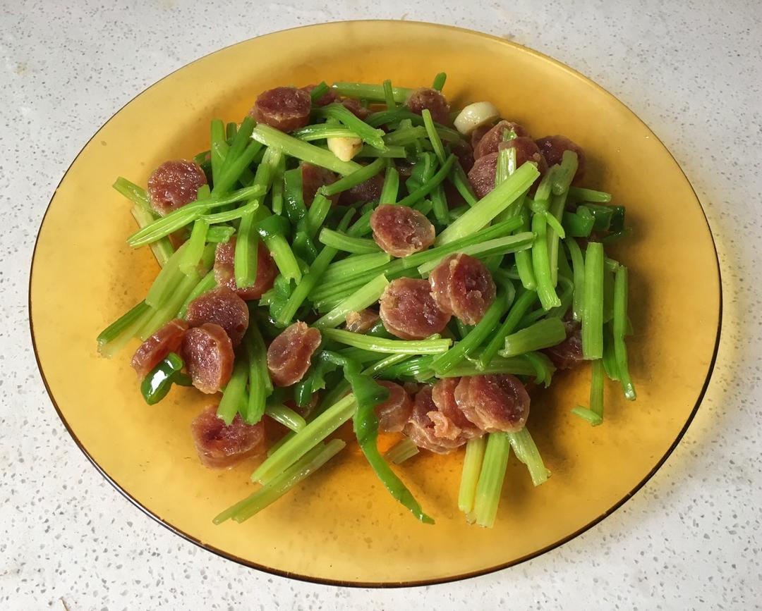 西芹炒腊肠（热菜）