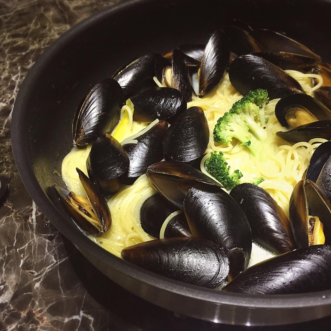 caryna做的香浓白酒青口意大利面