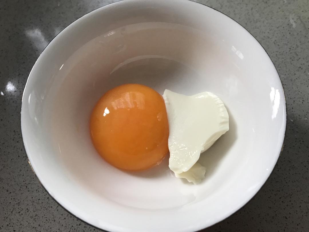 宝宝辅食：豆腐蛋黄羹
